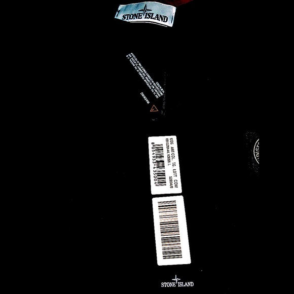 STONE ISLAND T-Shirt - Picture 2 of 2